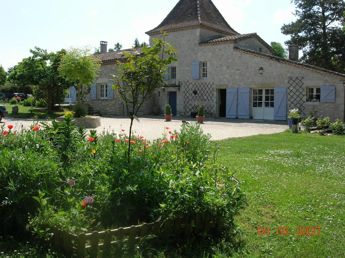 Le Colombier Bed & Breakfast Villeneuve-sur-Lot Exterior photo